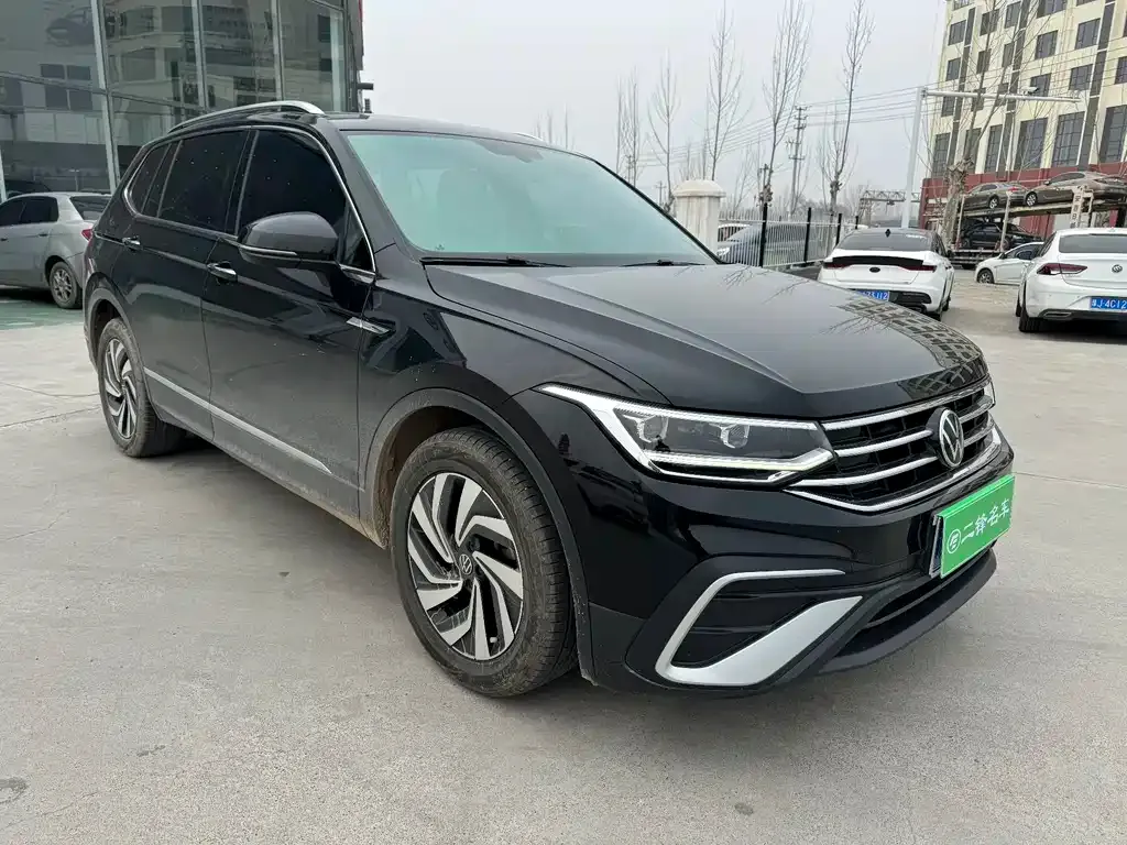 Volkswagen Tiguan L — фото 5