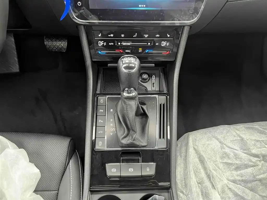 Skoda Superb 2024 из CN, фото 9