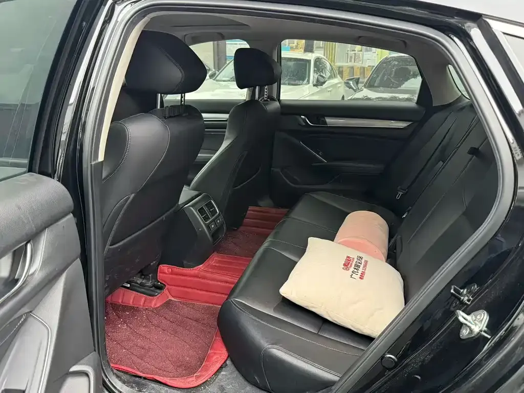 Honda Accord — фото 3