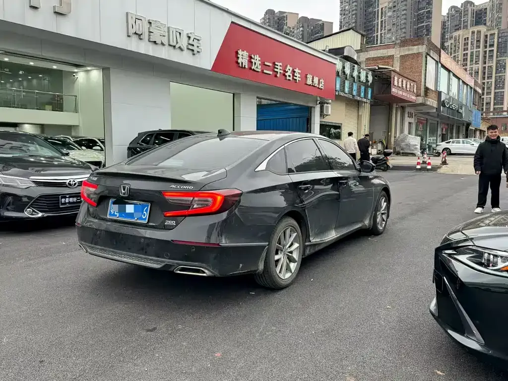 Honda Accord — фото 6