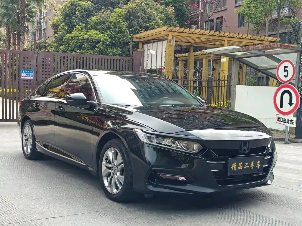 Honda Accord — фото 6