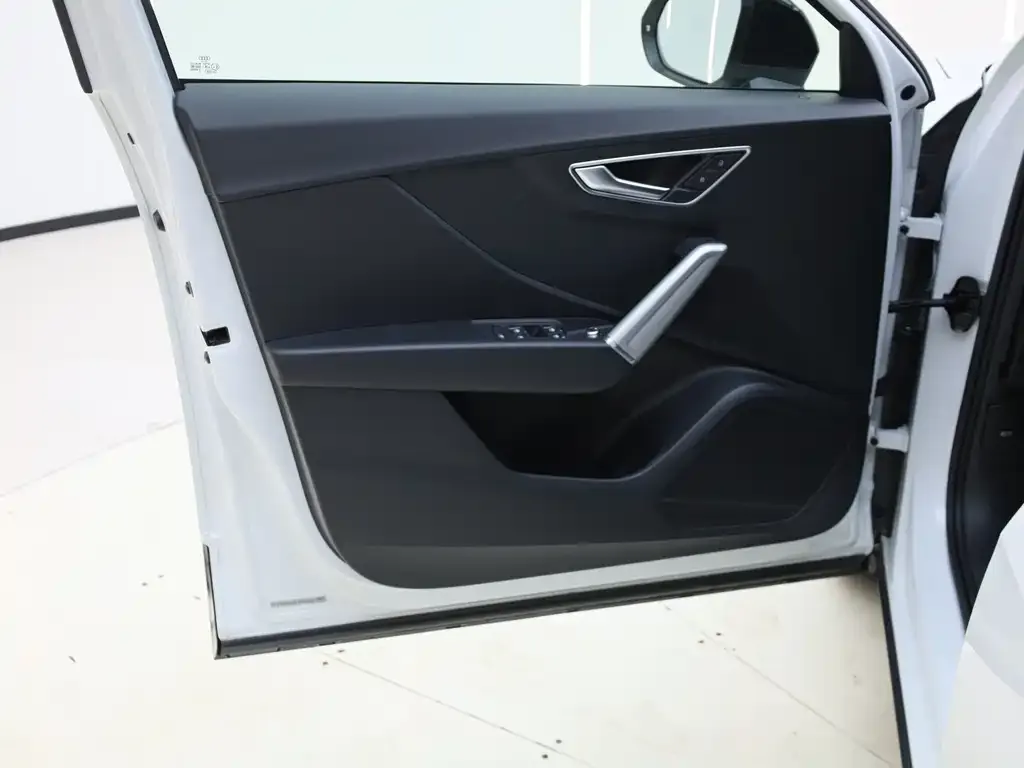 Audi Q2L 2021 из CN, фото 9