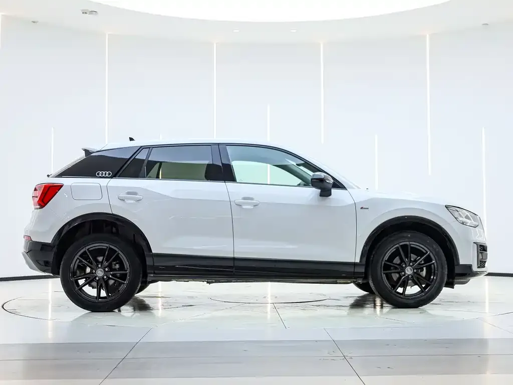 Audi Q2L 2021 из CN, фото 5