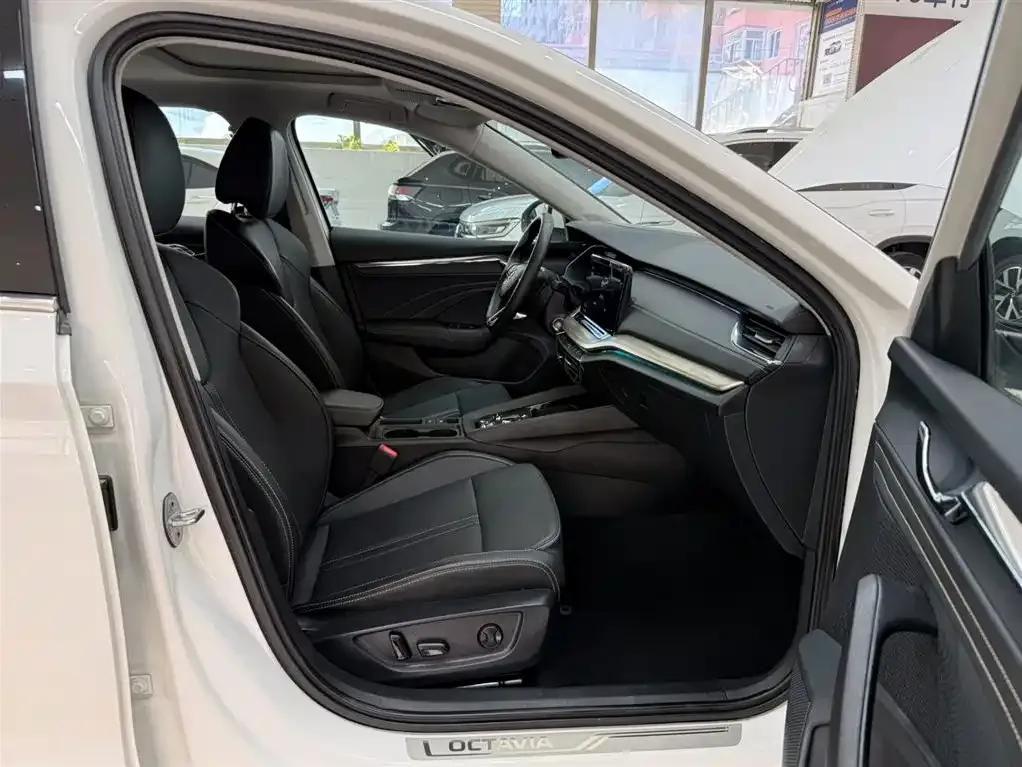Skoda Octavia 2022 из CN, фото 2