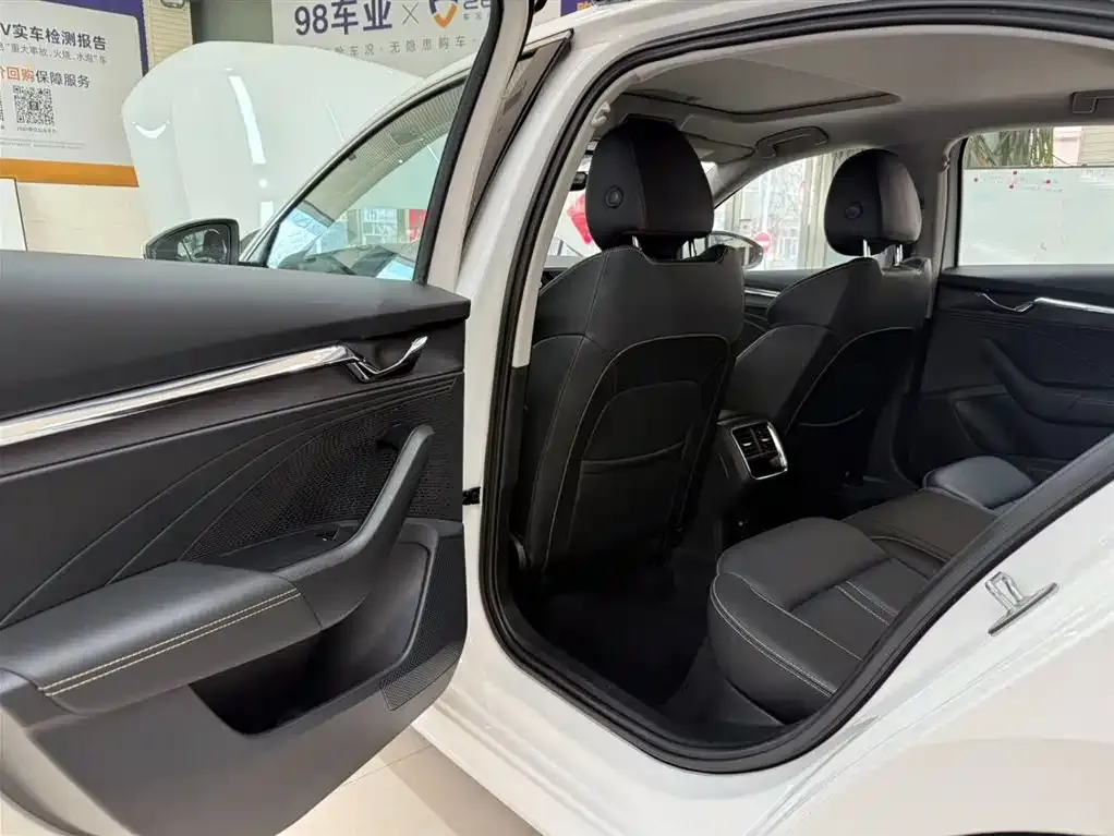 Skoda Octavia 2022 из CN, фото 5