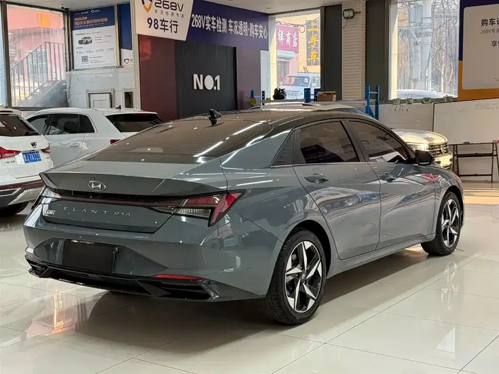 Hyundai Elantra — фото 7