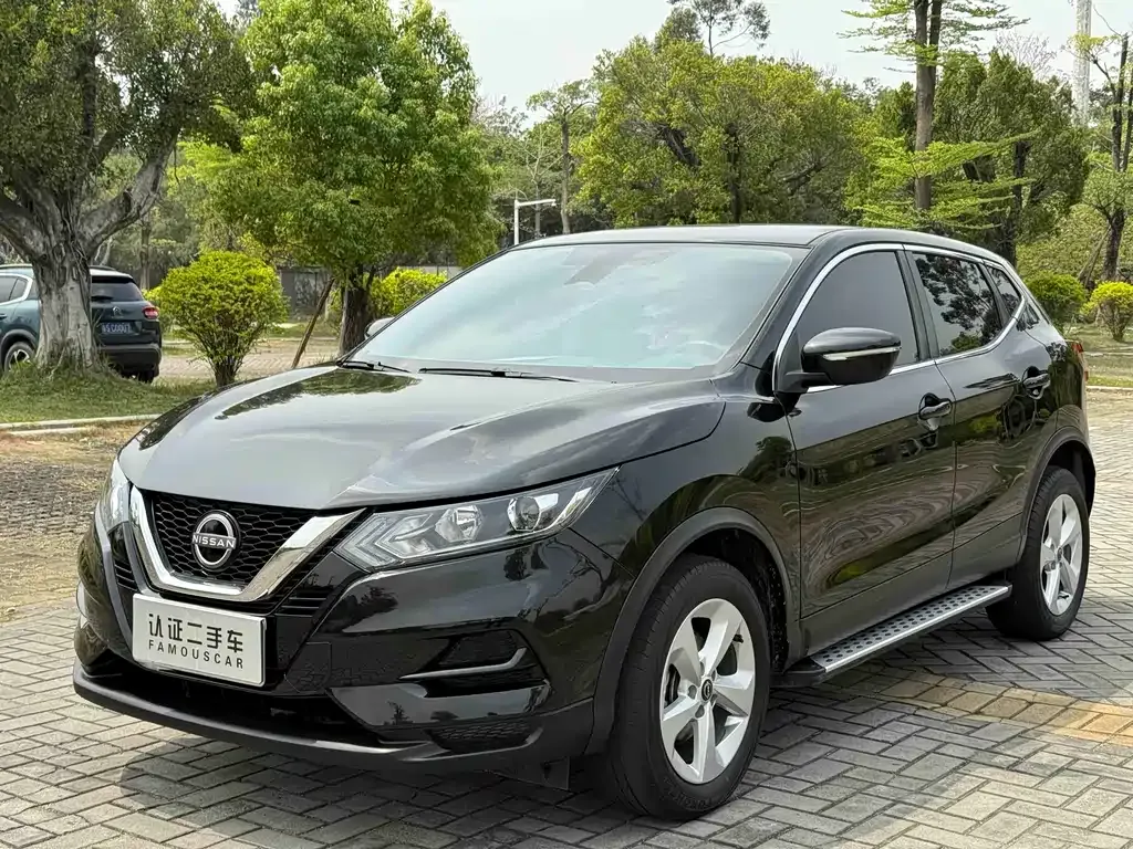 Nissan Qashqai — фото 1
