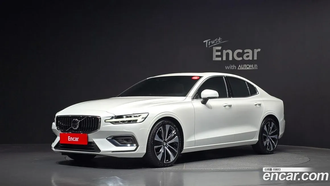 Volvo S60 2023 из KR, фото 1