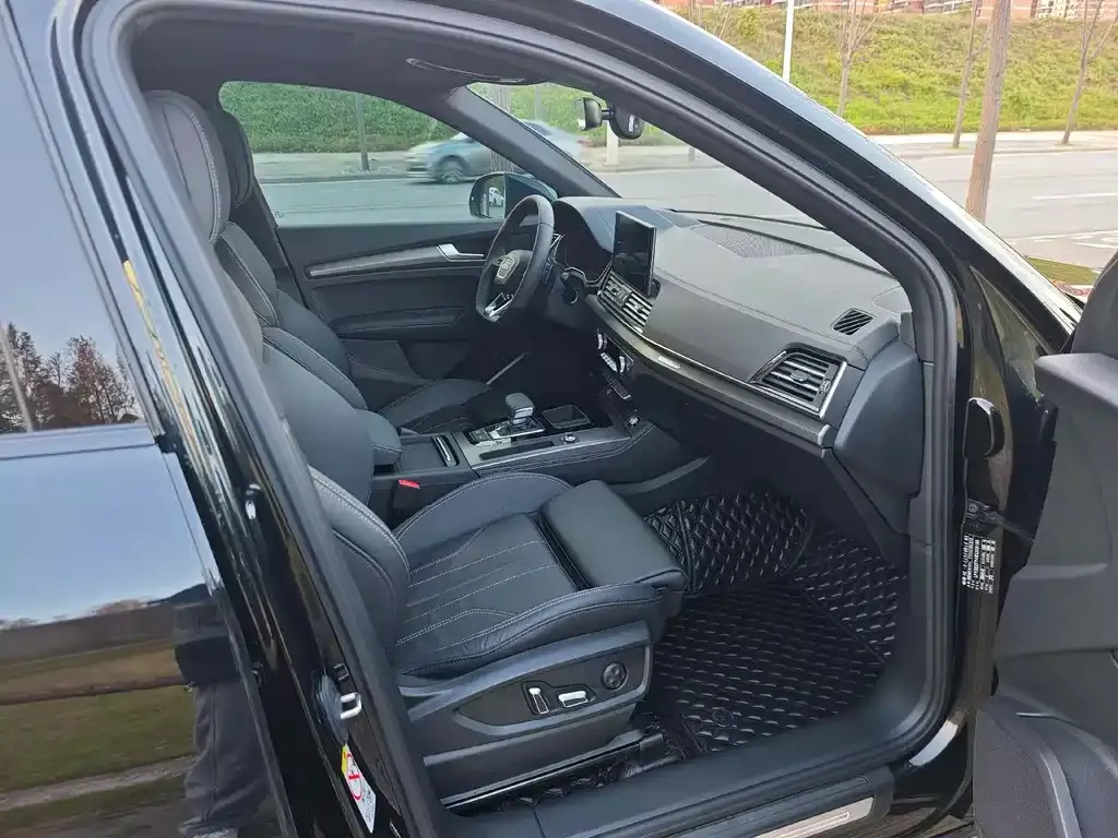Audi Q5L 2024 из CN, фото 2