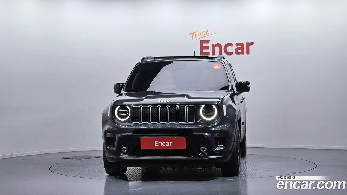 Jeep Renegade — фото 3