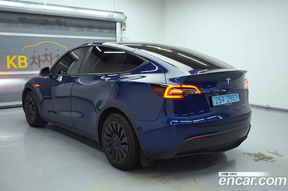 Tesla Model Y — фото 5