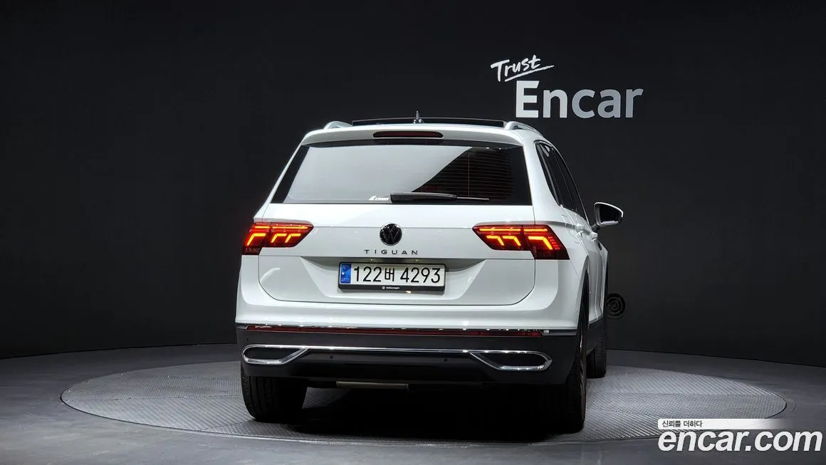 Volkswagen Tiguan — фото 6