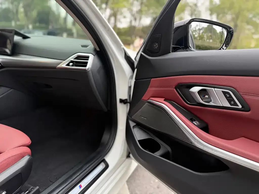 BMW 3 Series 2024 из CN, фото 6