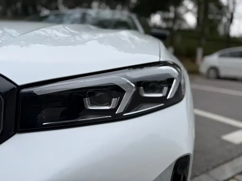 BMW 3 Series 2024 из CN, фото 2