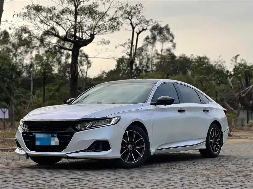 Honda Accord — фото 1