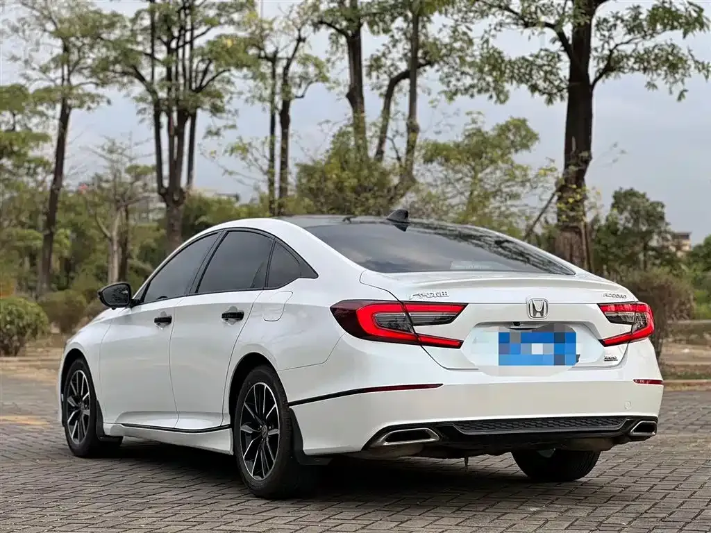 Honda Accord — фото 7