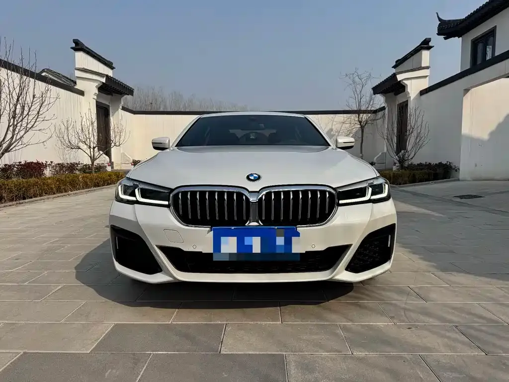 BMW 5 Series — фото 4