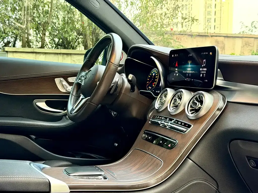 Mercedes-Benz GLC — фото 4