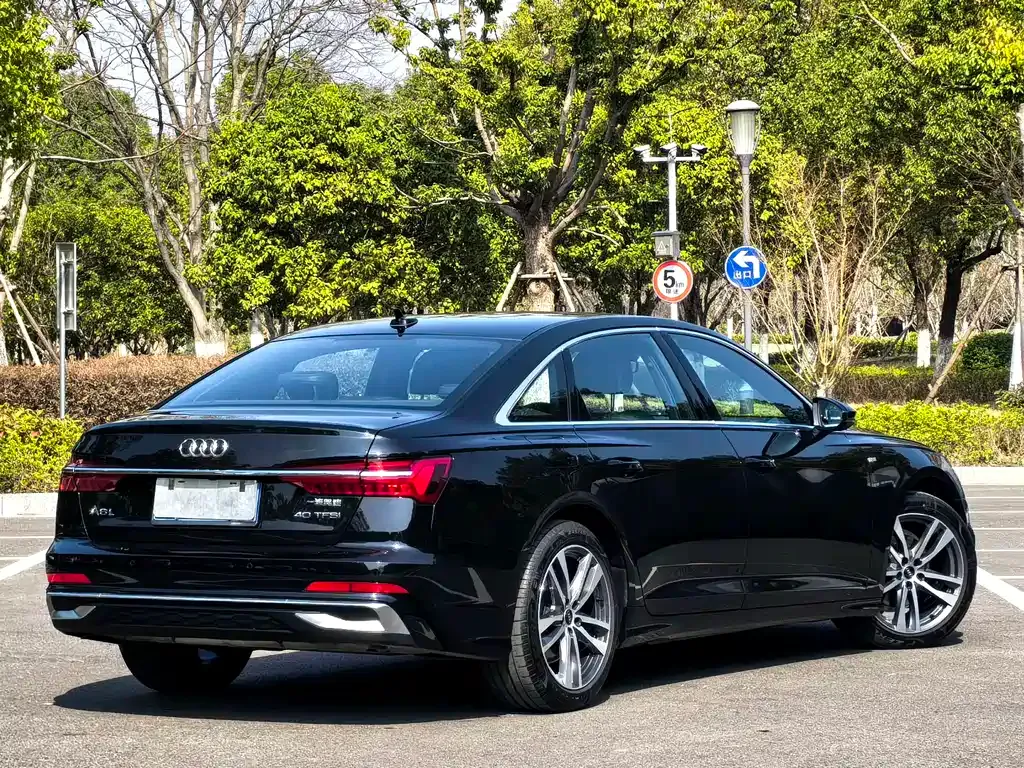 Audi A6L — фото 10