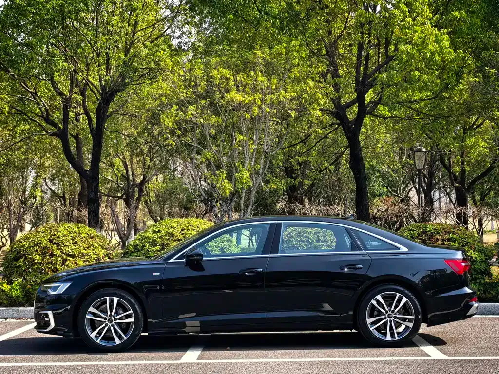 Audi A6L — фото 8