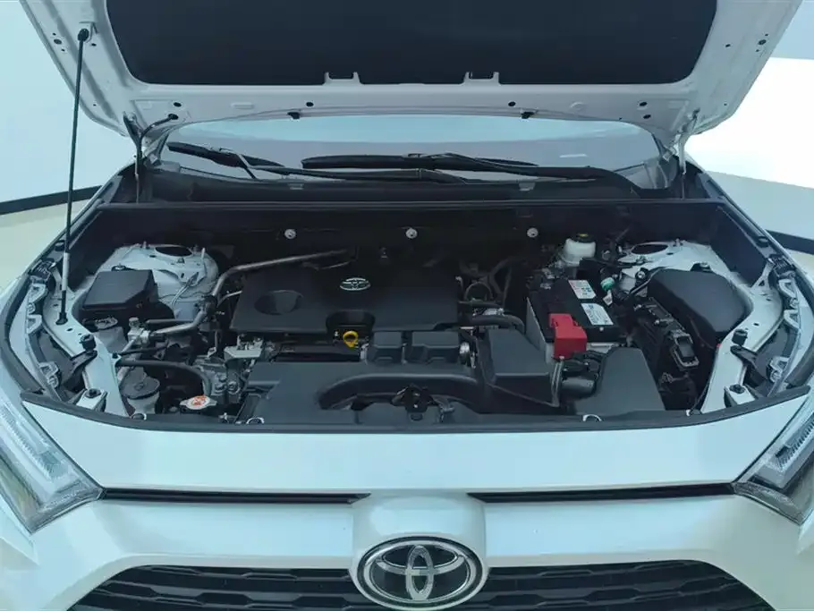 Toyota RAV4 2023 из CN, фото 2