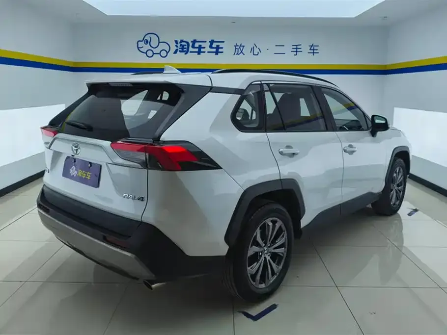 Toyota RAV4 2023 из CN, фото 6