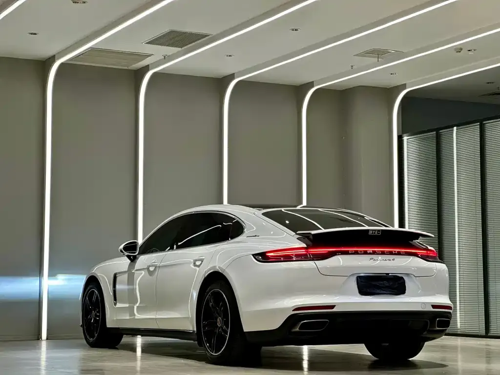 Porsche Panamera — фото 6