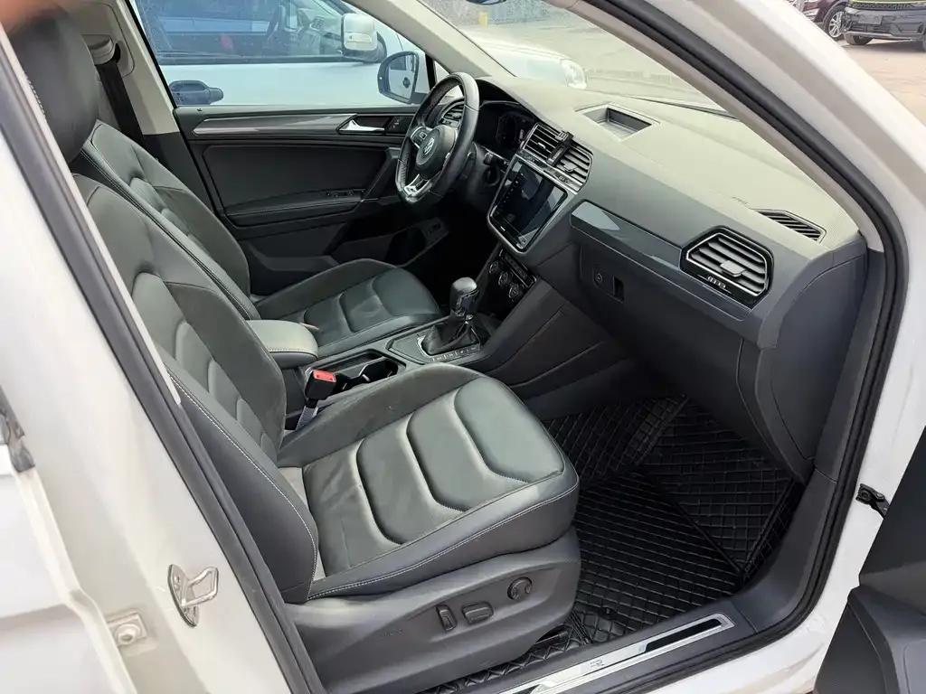 Volkswagen Tiguan L 2021 из CN, фото 9