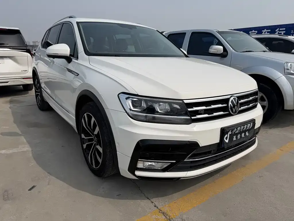 Volkswagen Tiguan L 2021 из CN, фото 4