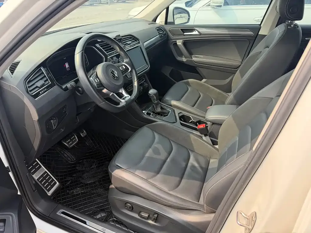 Volkswagen Tiguan L 2021 из CN, фото 10