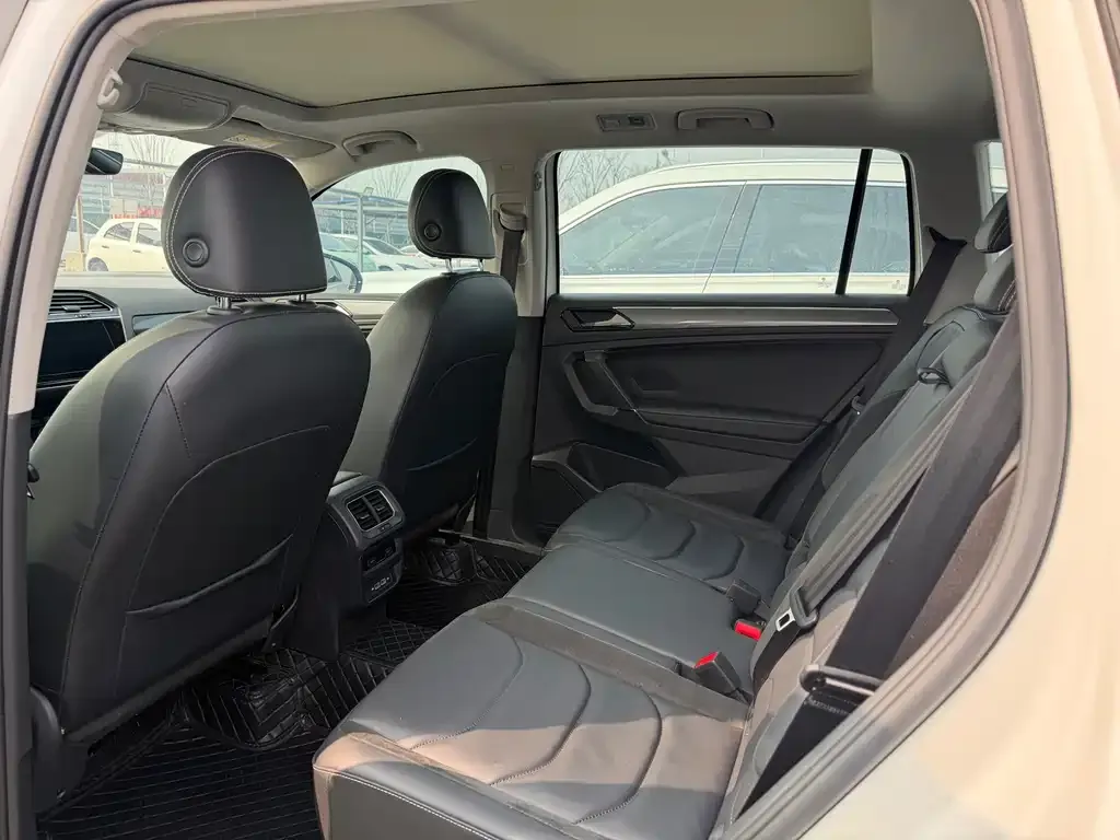 Volkswagen Tiguan L 2021 из CN, фото 3
