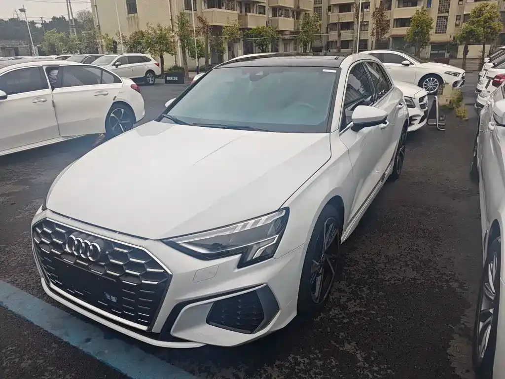 Audi A3 2024 из CN, фото 1