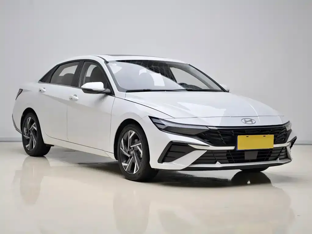 Hyundai Elantra — фото 8
