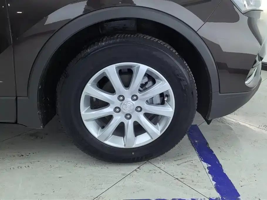 Buick Envision Plus — фото 5