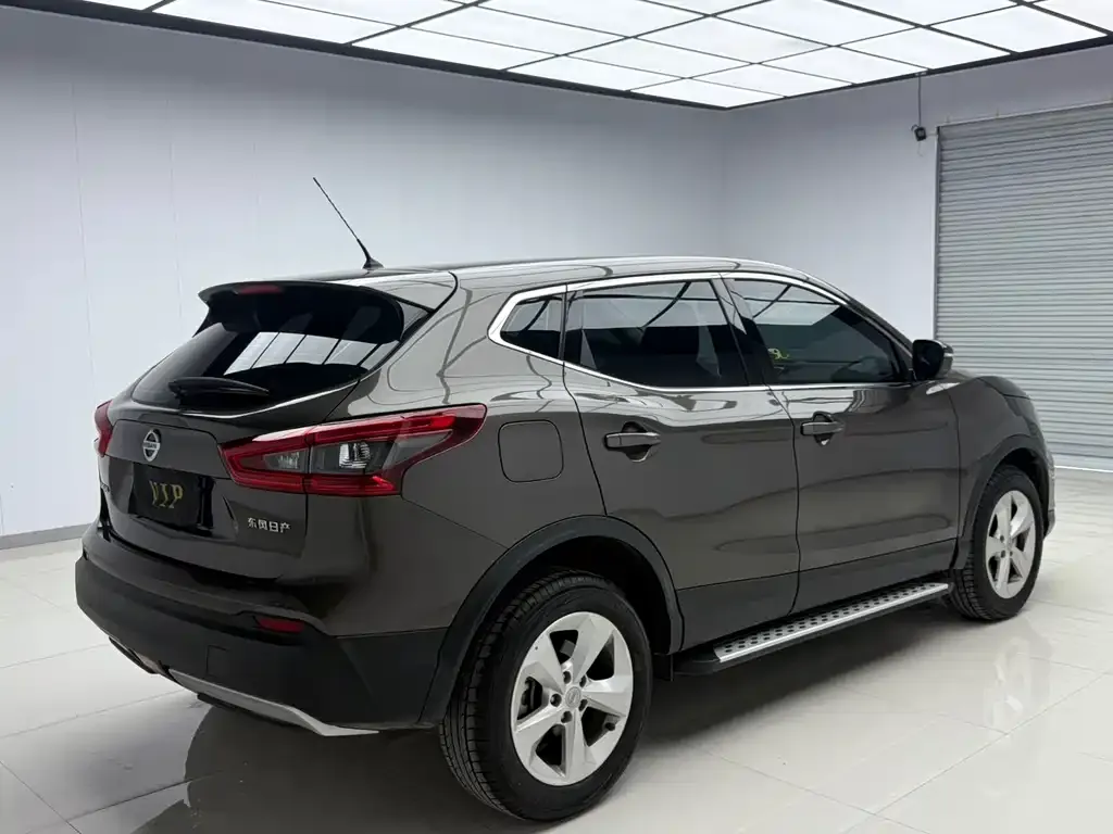 Nissan Qashqai — фото 10