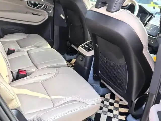 Volvo XC90 PHEV 2025 из CN, фото 3
