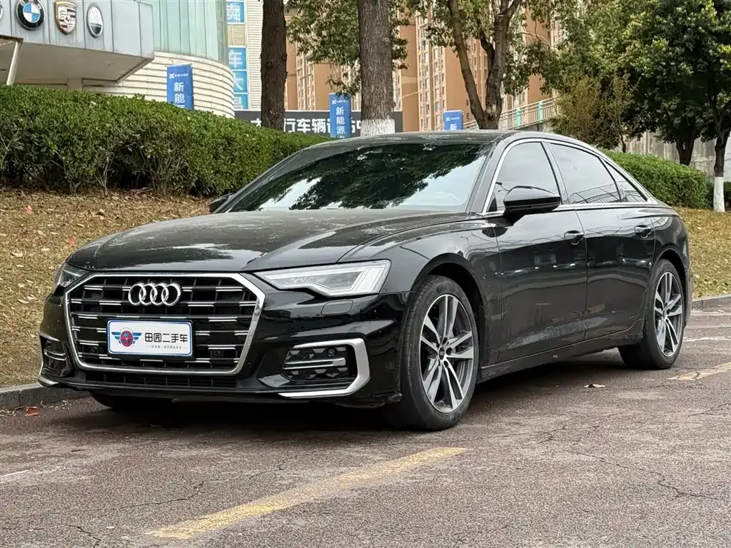 Audi A6L — фото 1