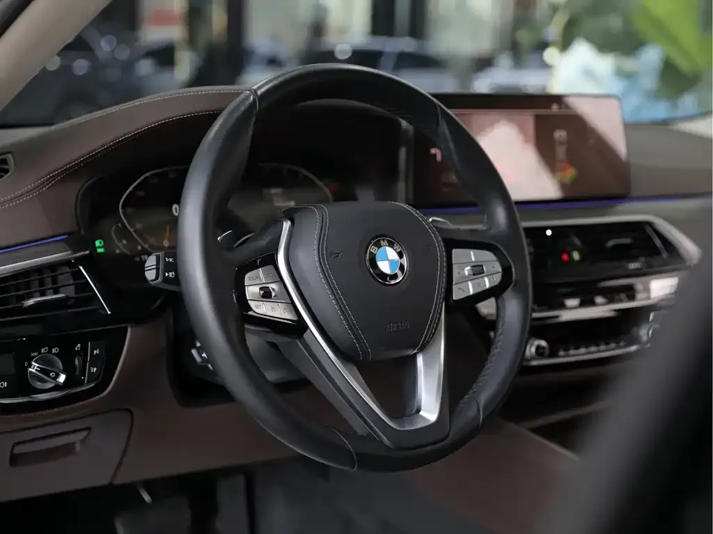BMW 5 Series 2022 из CN, фото 2