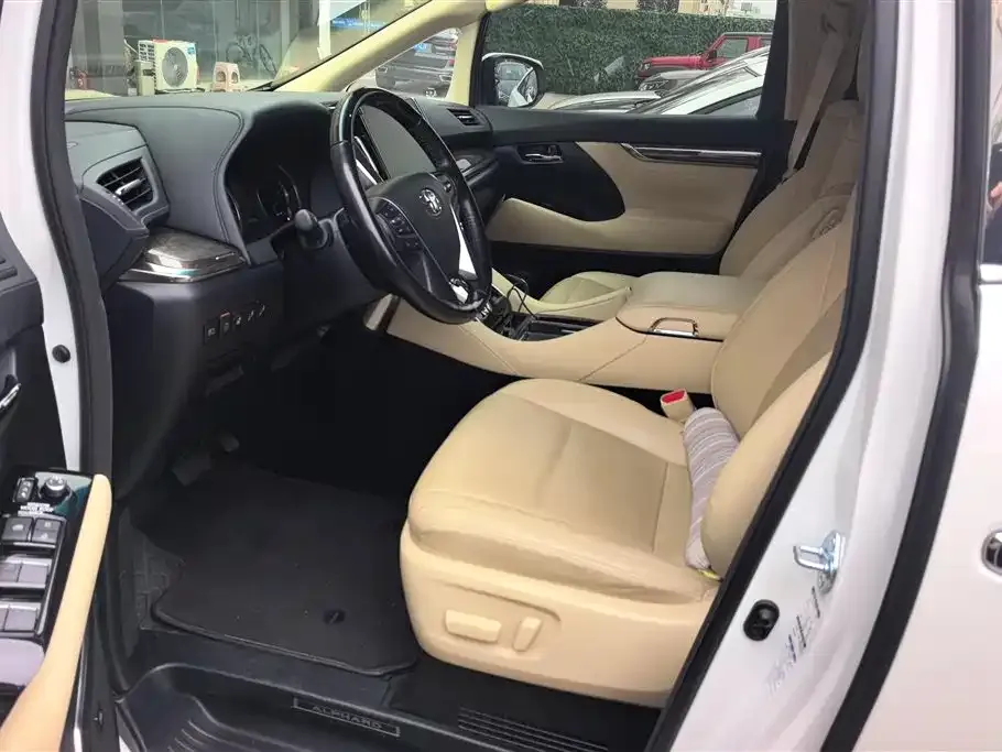 Toyota Alphard 2022 из CN, фото 3