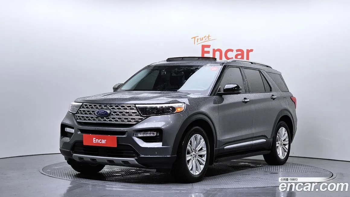 Ford Explorer — фото 1