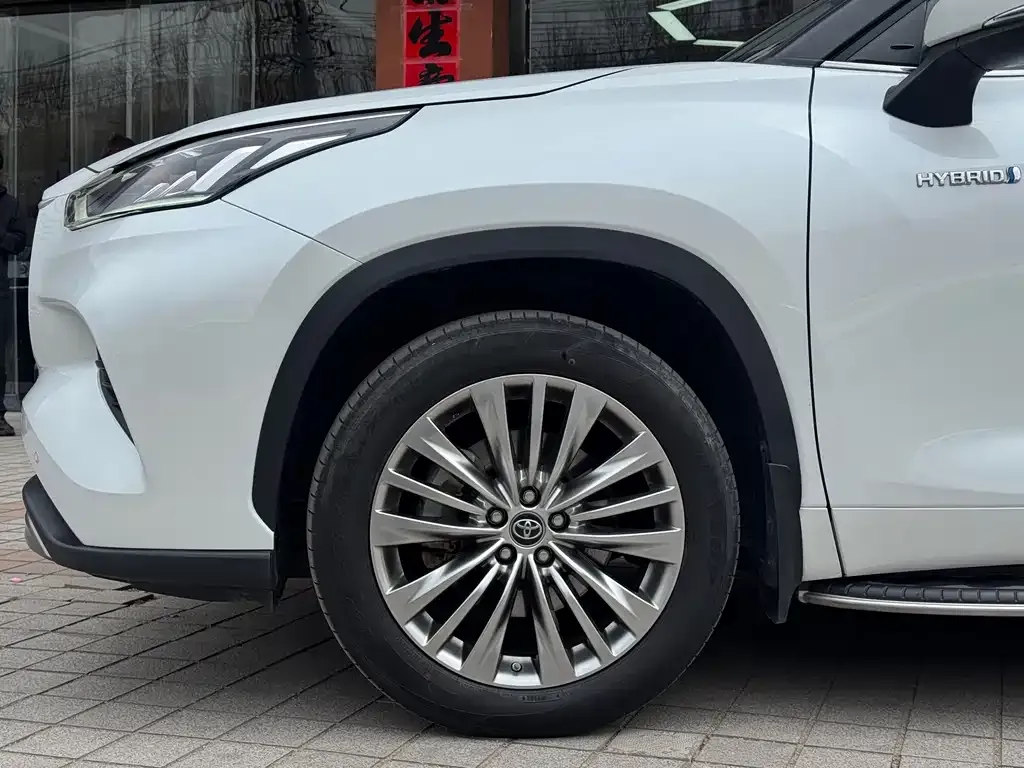 Toyota Highlander — фото 4