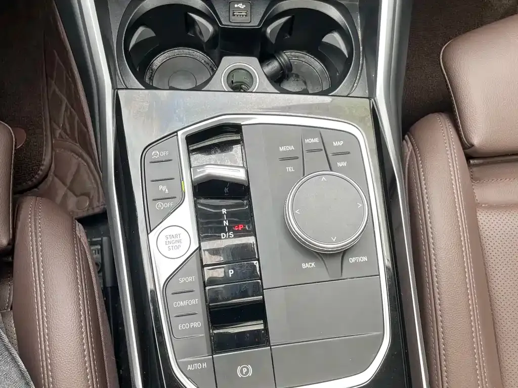 BMW 3 Series 2023 из CN, фото 10