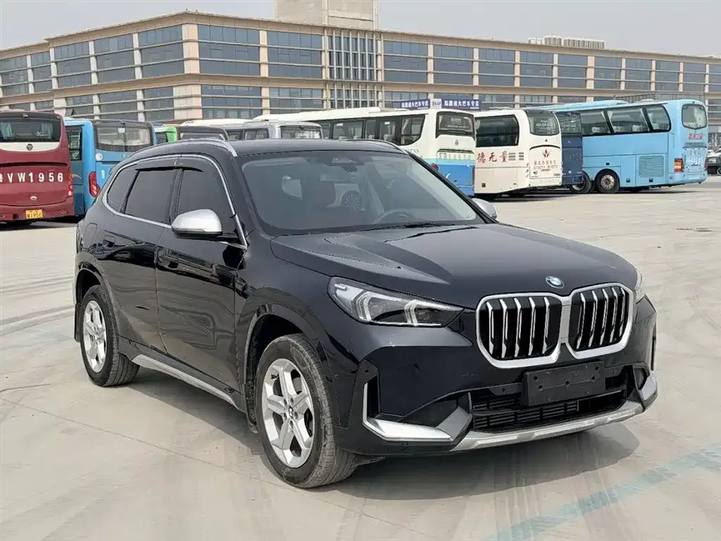 BMW X1 — фото 1