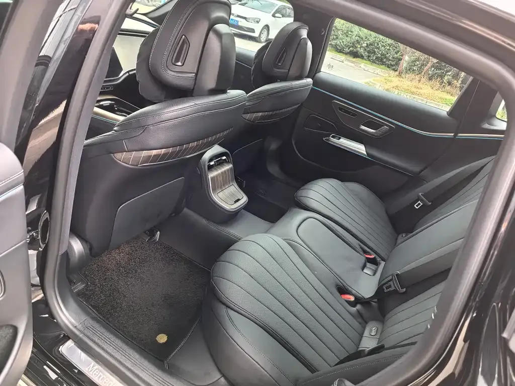 Mercedes-Benz E-Class 2024 из CN, фото 3