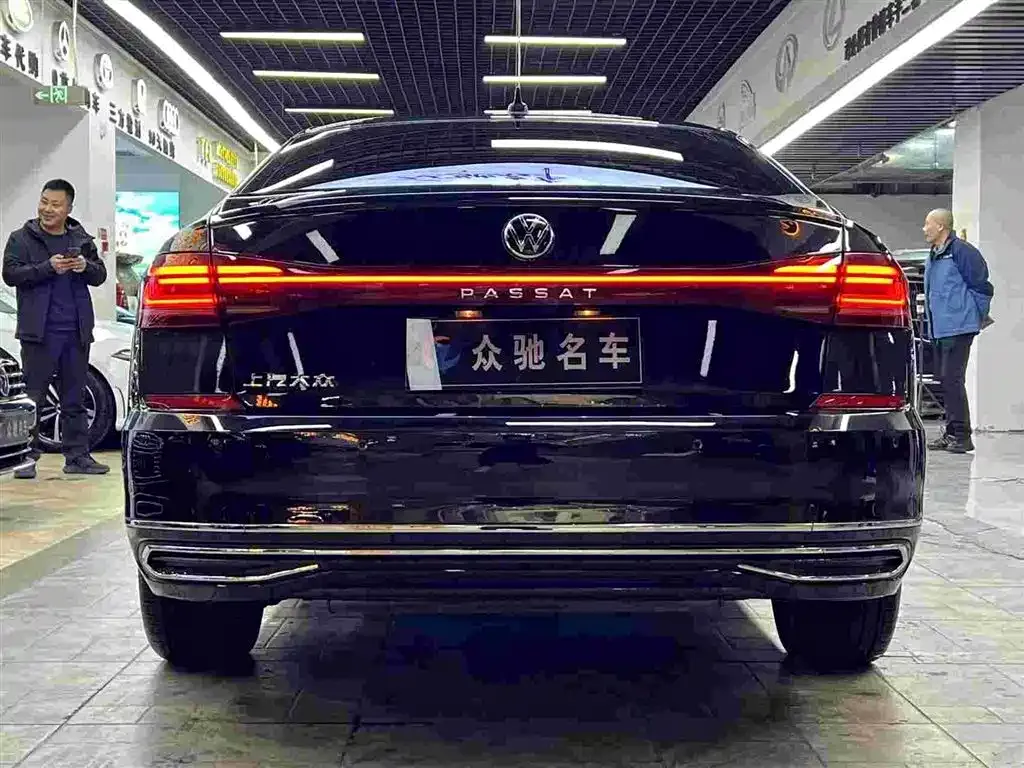 Volkswagen Passat — фото 8