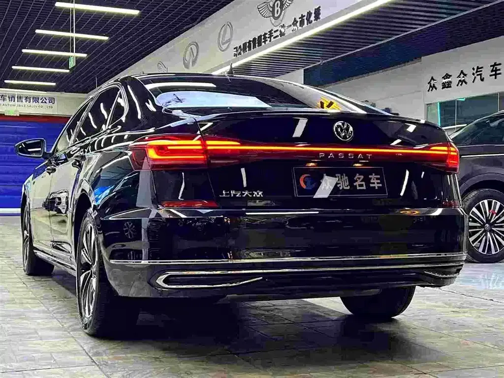 Volkswagen Passat — фото 7