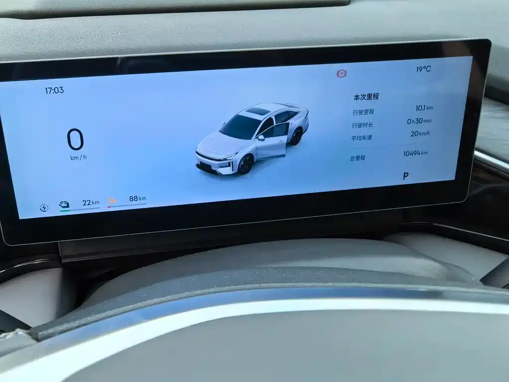 Geely Galaxy L6 — фото 2