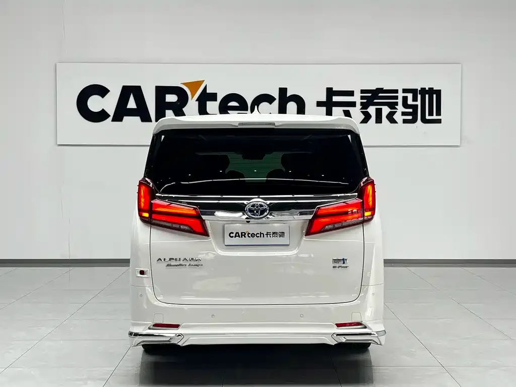 Toyota Vellfire — фото 2