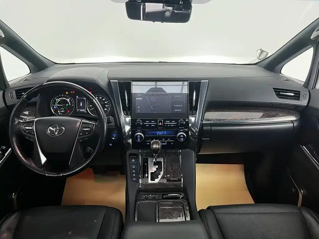 Toyota Vellfire — фото 5