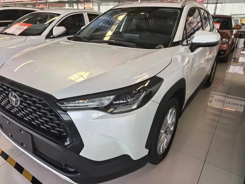 Toyota Corolla Cross — фото 1